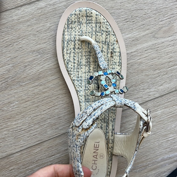 Chanel logo sandals - Picture 9 of 12